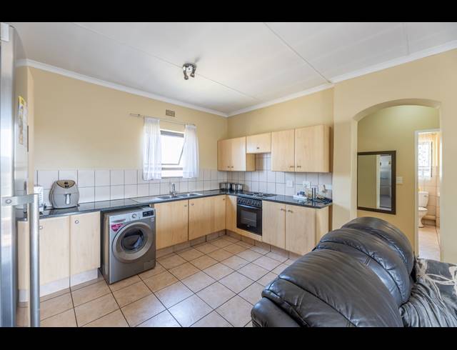 2 BEDROOM TOWNHOUSE FOR SALE IN BROADACRES